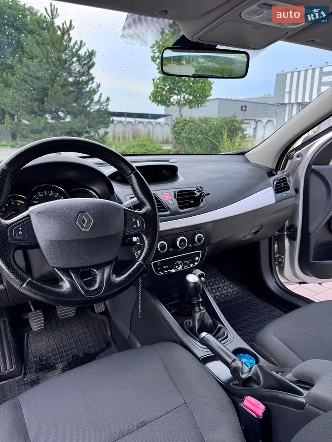 2010 Renault Fluence - мініатюра 24