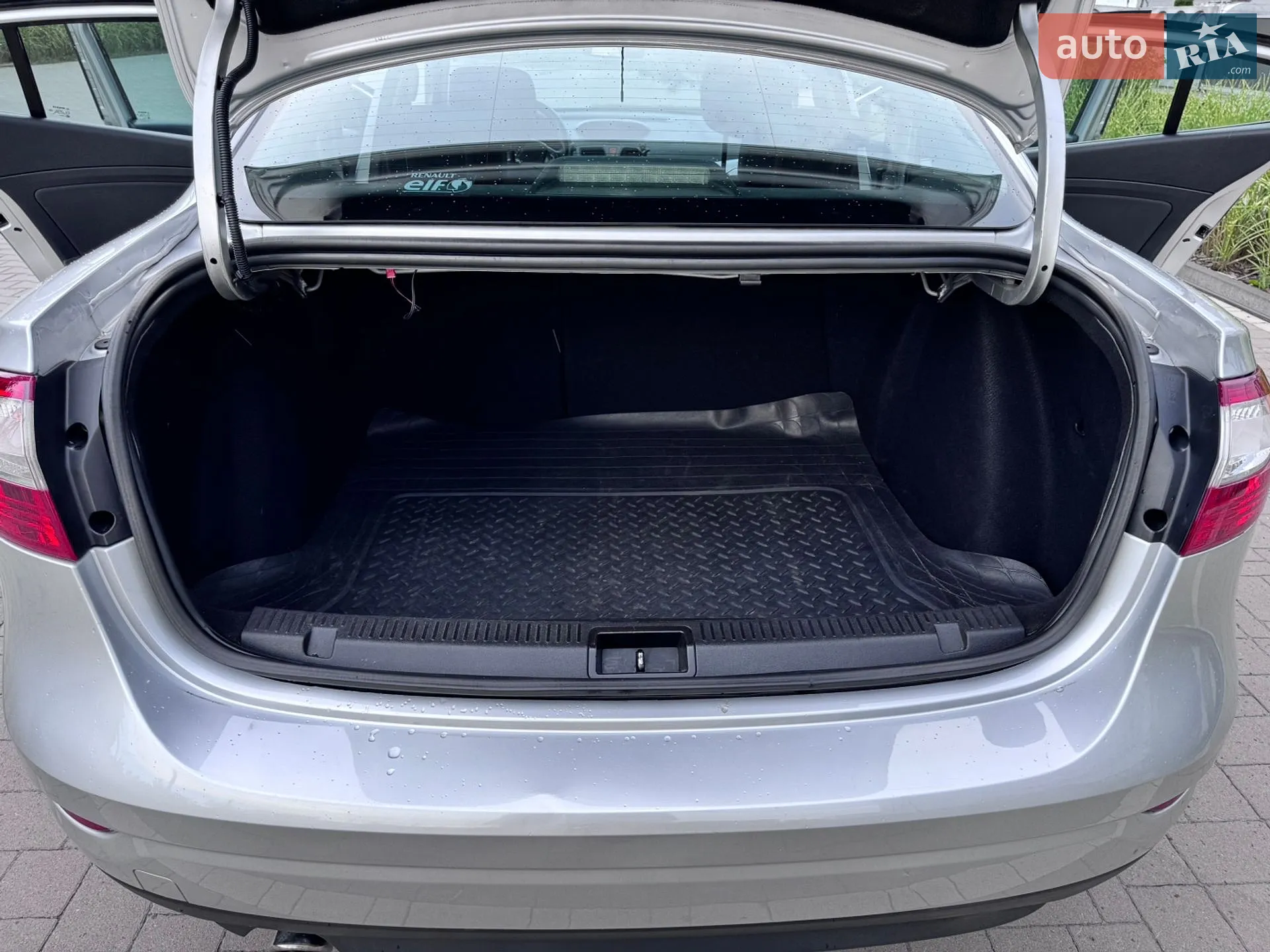 2010 Renault Fluence - мініатюра 29