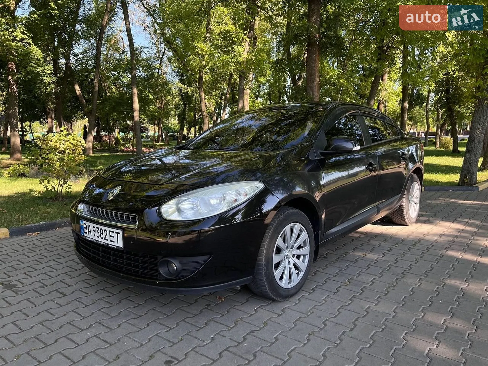 2011 Renault Fluence - мініатюра 2