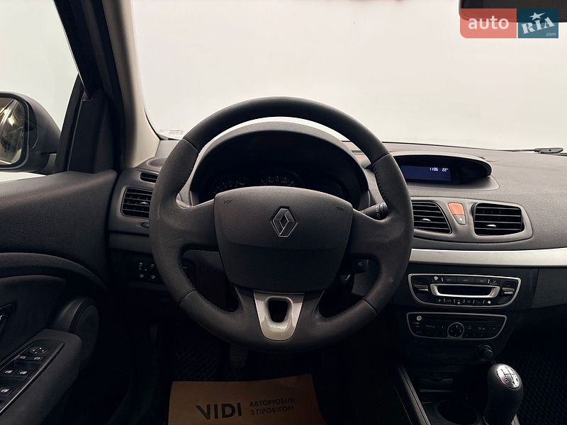 Седан Renault Fluence 2011 в Киеве