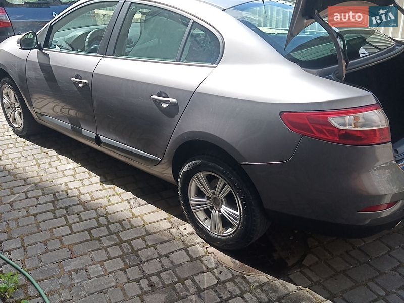 Седан Renault Fluence 2010 в Киеве