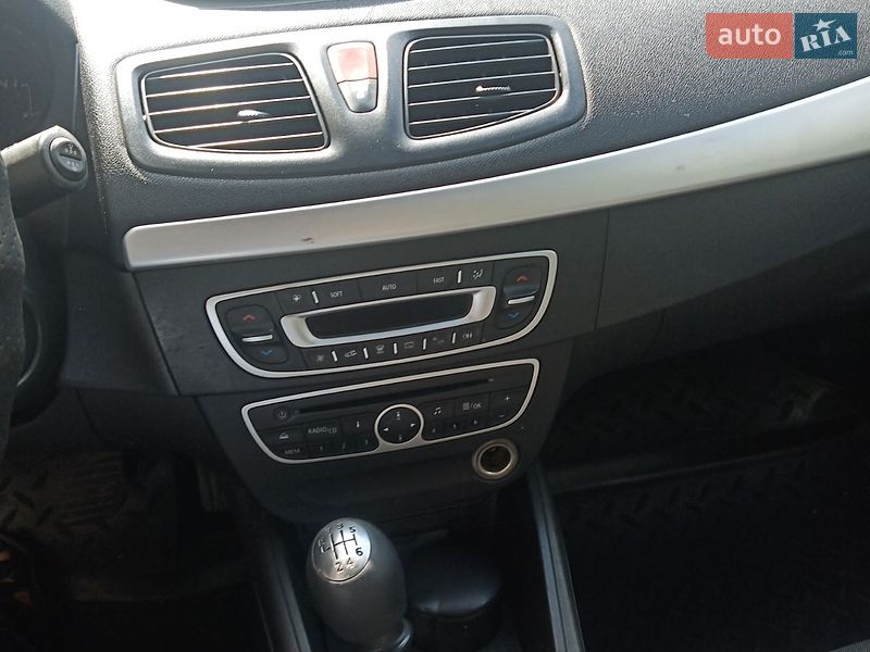Седан Renault Fluence 2010 в Киеве