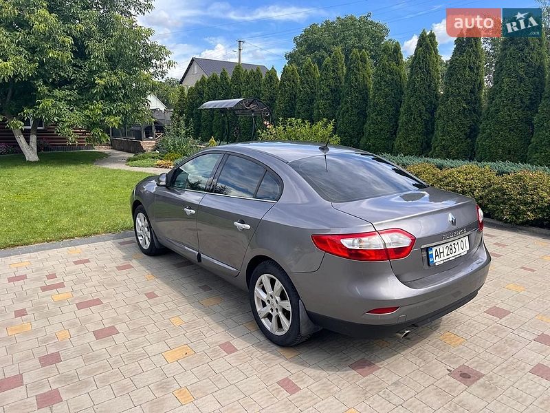 Седан Renault Fluence 2010 в Вараші
