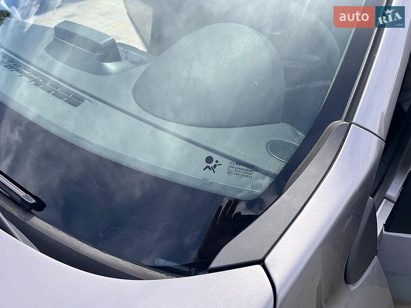 Седан Renault Fluence 2010 в Вараші