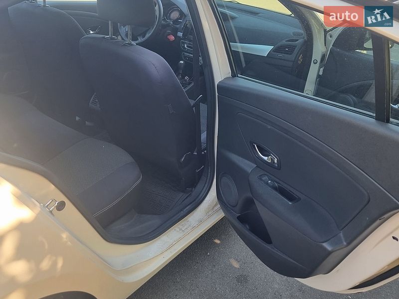 Седан Renault Fluence 2013 в Бучі фото 25 Седан Renault Fluence 2013 в Бучі