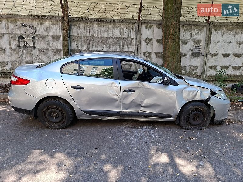 Седан Renault Fluence 2010 в Киеве