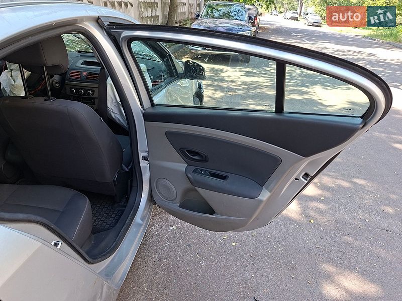 Седан Renault Fluence 2010 в Киеве