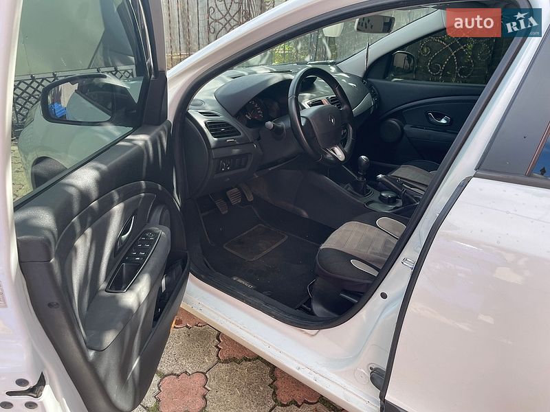 Седан Renault Fluence 2011 в Мукачевому