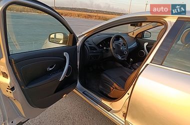 Седан Renault Fluence 2011 в Вознесенске