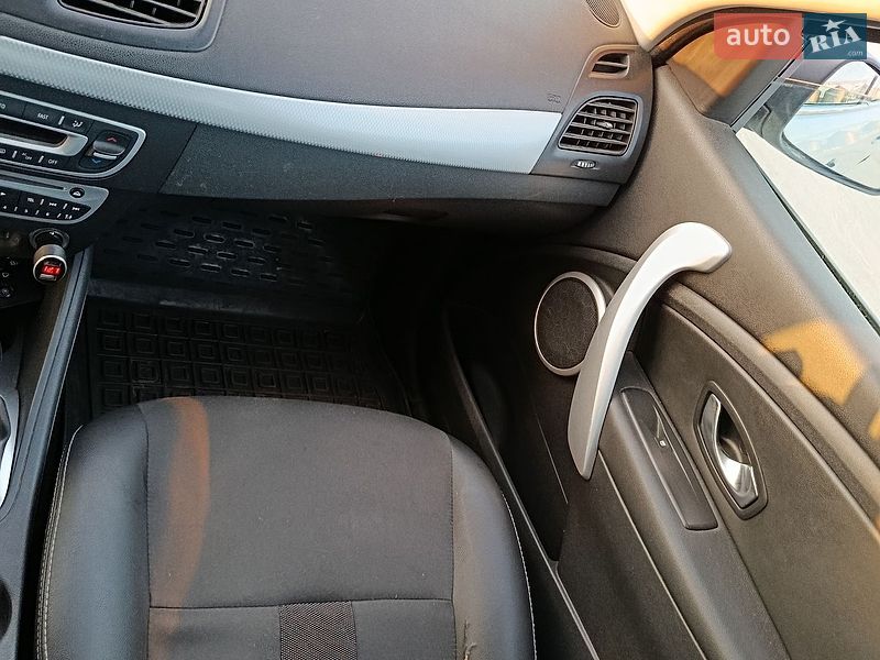 Седан Renault Fluence 2011 в Вознесенске