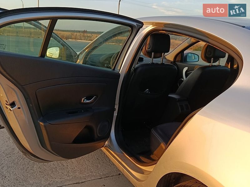 Седан Renault Fluence 2011 в Вознесенске