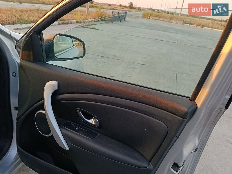 Седан Renault Fluence 2011 в Вознесенске