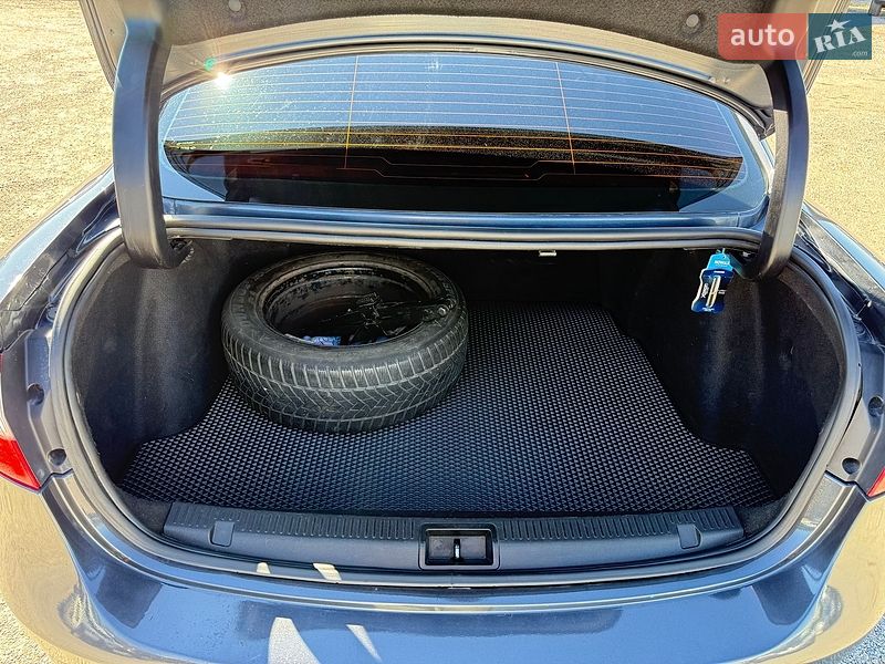 Седан Renault Fluence 2011 в Кропивницькому