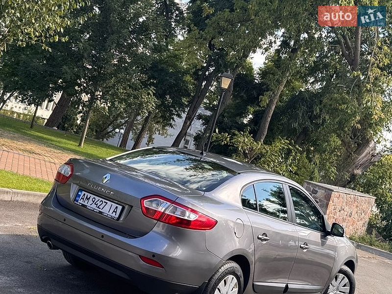 Седан Renault Fluence 2010 в Киеве