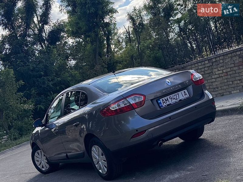 Седан Renault Fluence 2010 в Киеве