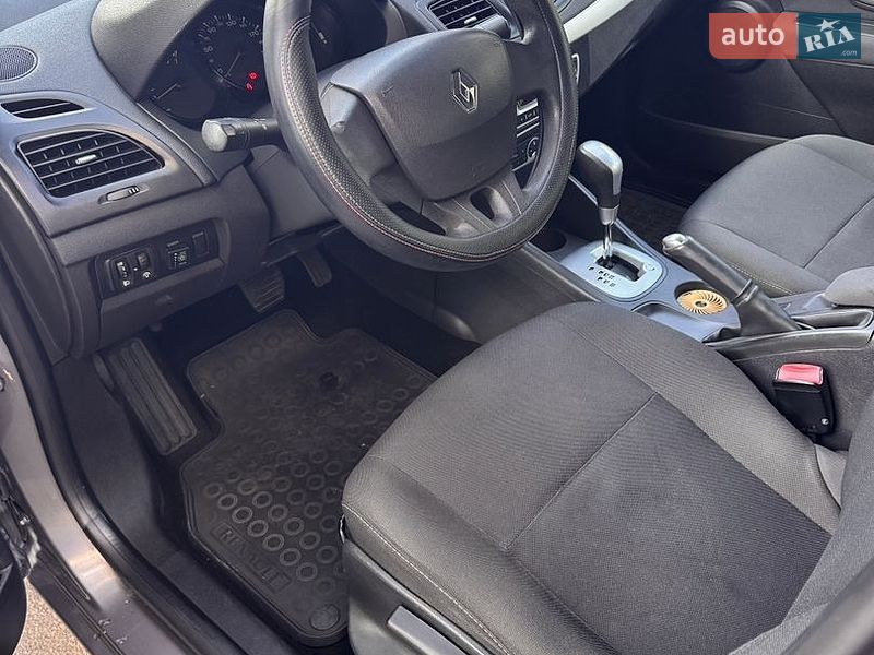 Седан Renault Fluence 2010 в Киеве