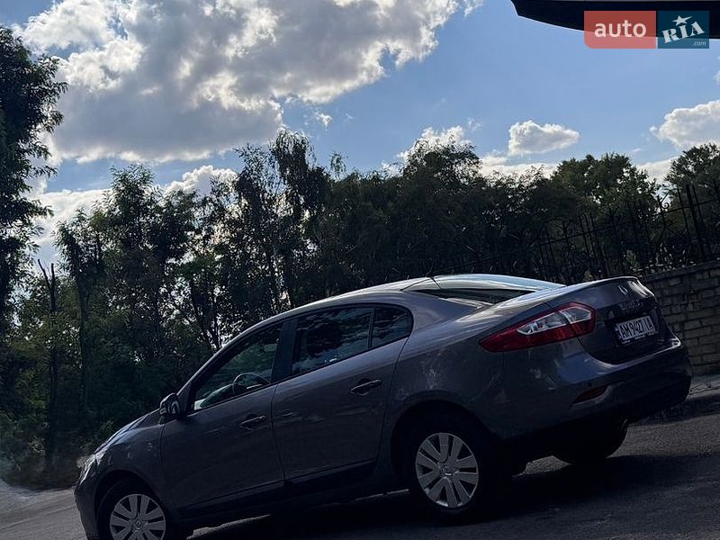 Седан Renault Fluence 2010 в Киеве