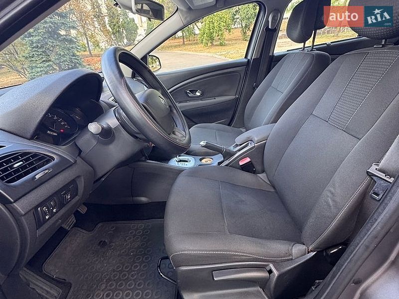 Седан Renault Fluence 2010 в Киеве