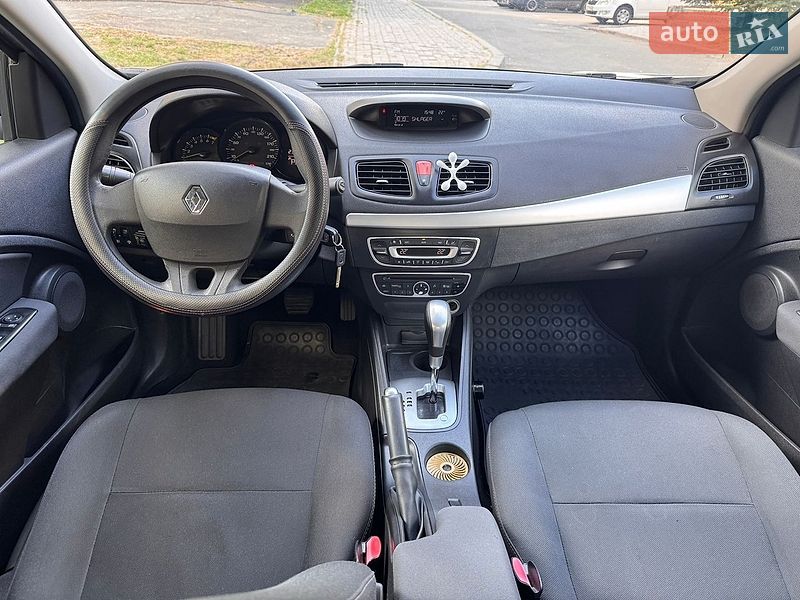 Седан Renault Fluence 2010 в Киеве