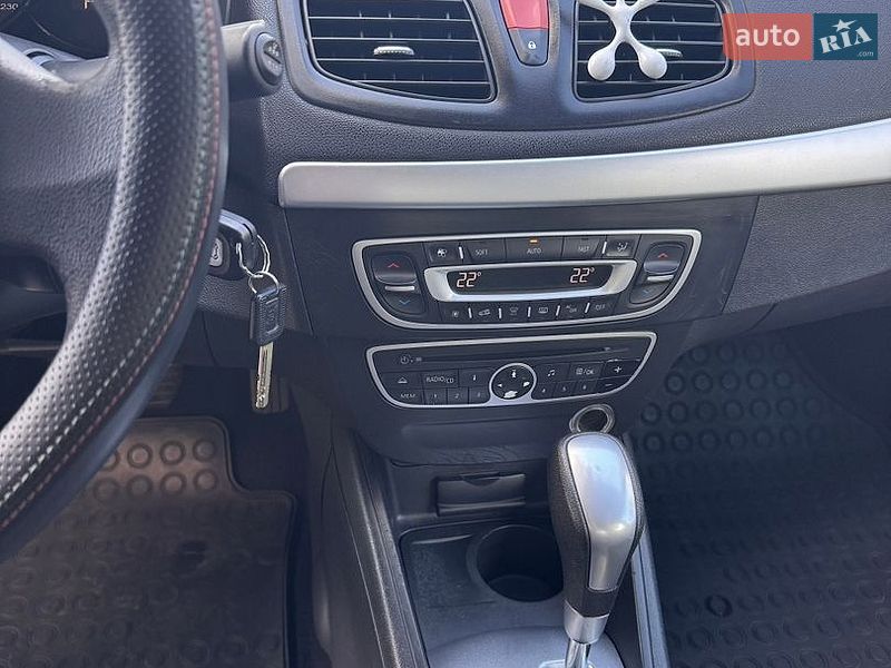 Седан Renault Fluence 2010 в Киеве