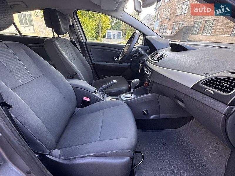 Седан Renault Fluence 2010 в Киеве