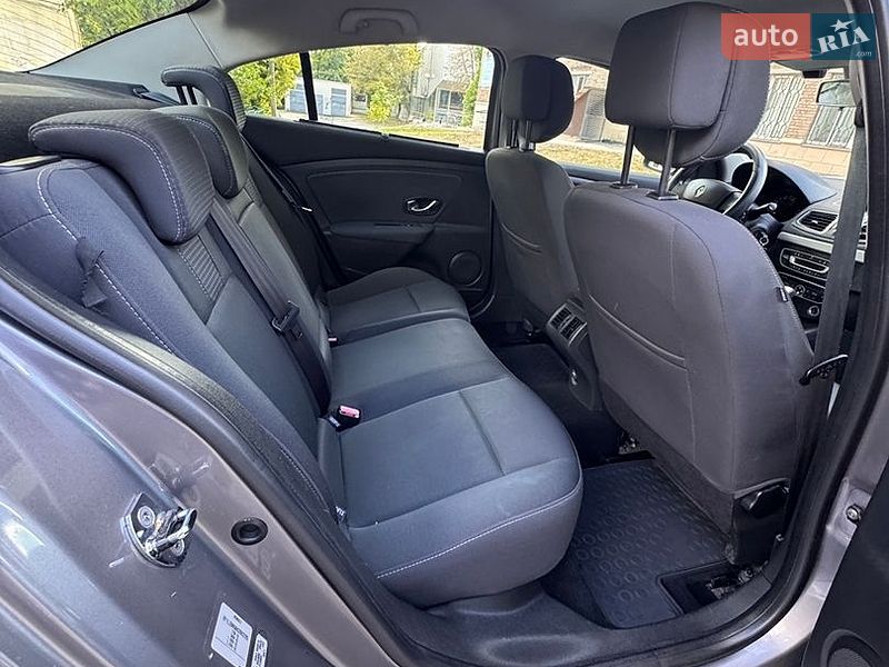 Седан Renault Fluence 2010 в Киеве