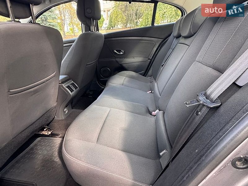 Седан Renault Fluence 2010 в Киеве