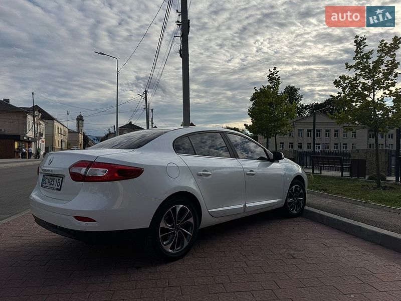 Седан Renault Fluence 2015 в Яворові
