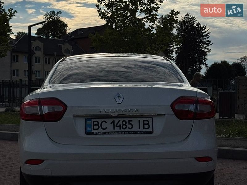 Седан Renault Fluence 2015 в Яворові