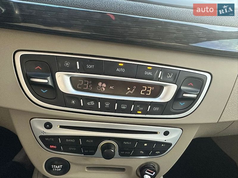 Седан Renault Fluence 2015 в Яворові