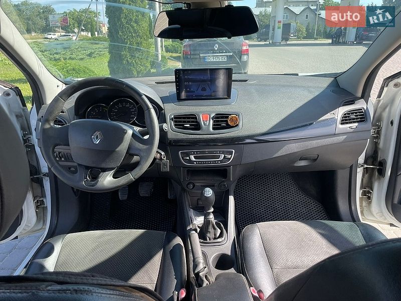 Седан Renault Fluence 2010 в Самборе