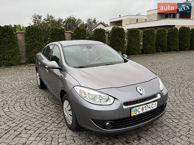 Седан Renault Fluence 2010 в Жовкве