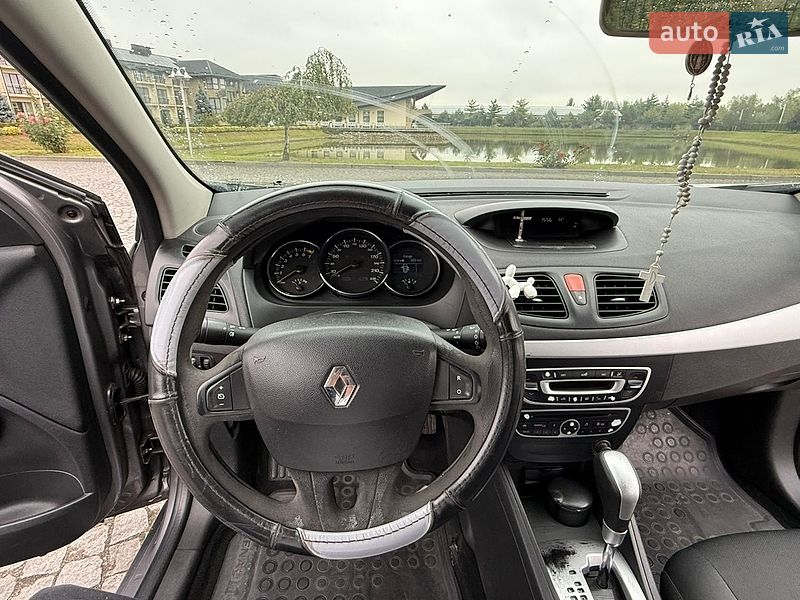 Седан Renault Fluence 2010 в Жовкве