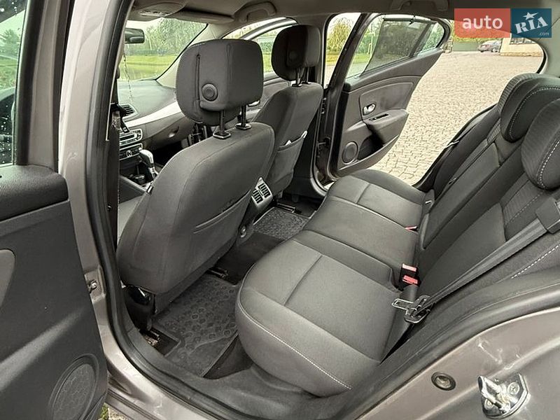 Седан Renault Fluence 2010 в Жовкве