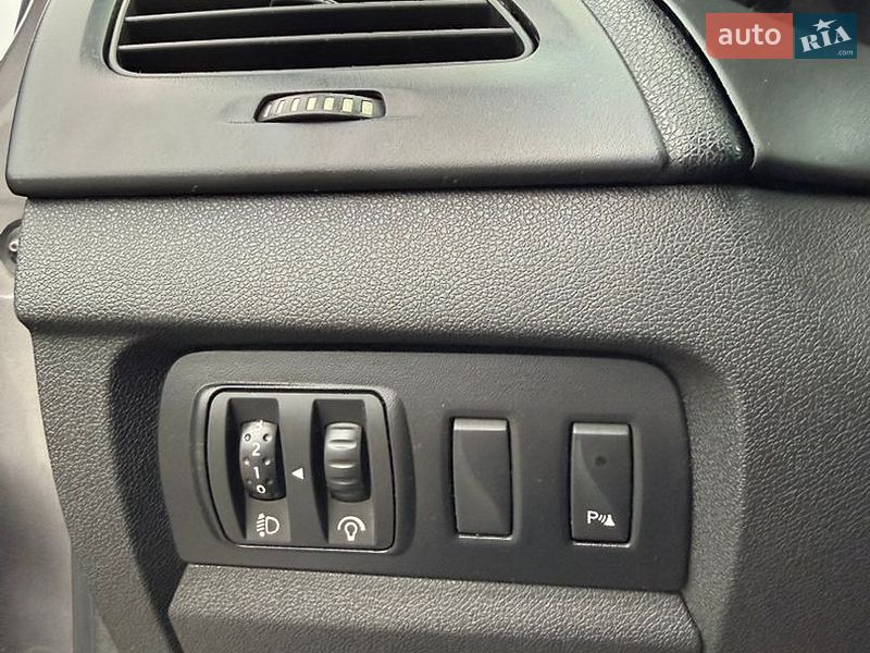 Седан Renault Fluence 2010 в Жовкве