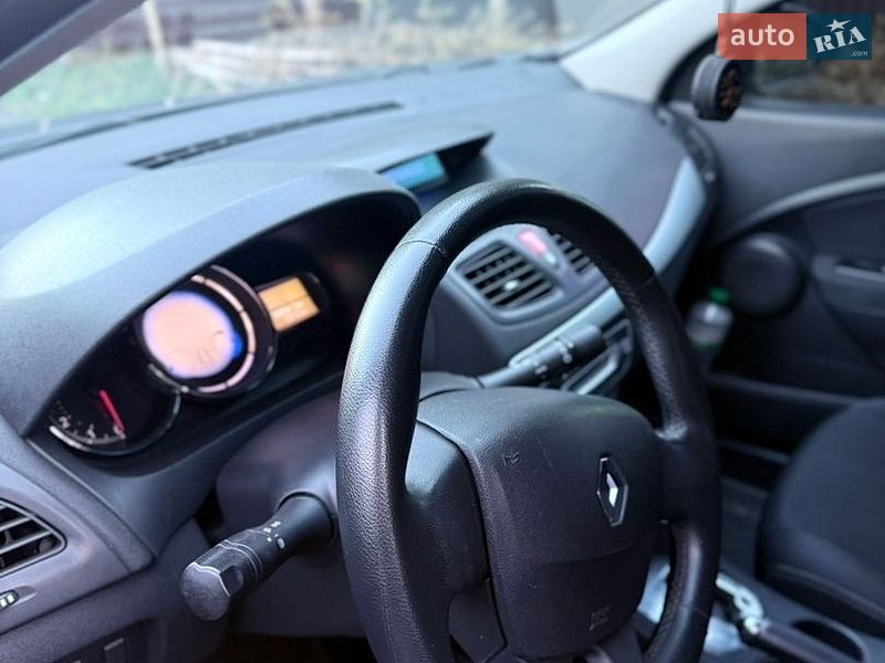 Седан Renault Fluence 2014 в Львові