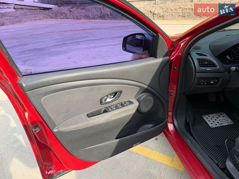 Седан Renault Fluence 2010 в Золотоноші