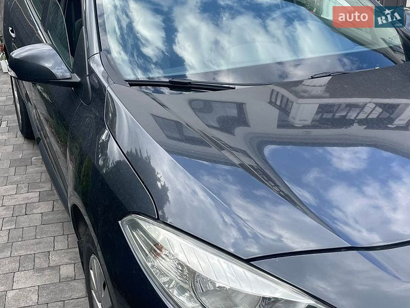 Седан Renault Fluence 2010 в Львові