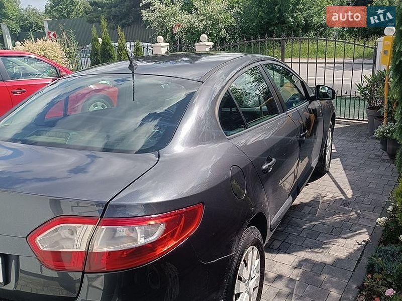 Седан Renault Fluence 2010 в Львові