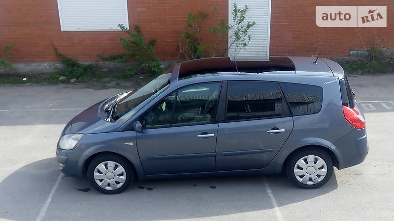 Renault Grand Scenic 2009 года