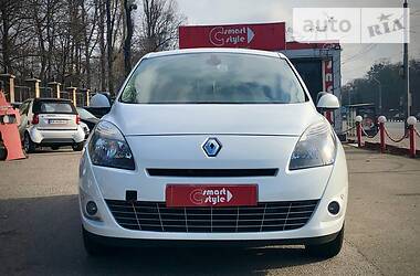 Універсал Renault Grand Scenic 2011 в Києві