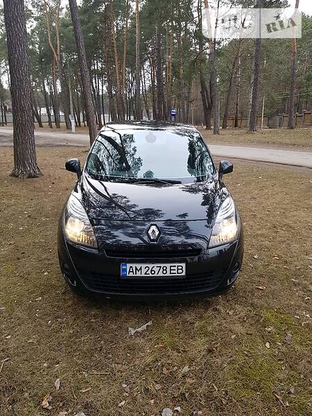 Універсал Renault Grand Scenic 2010 в Житомирі