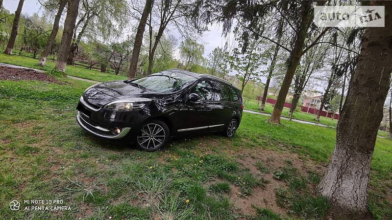 Мінівен Renault Grand Scenic 2013 в 