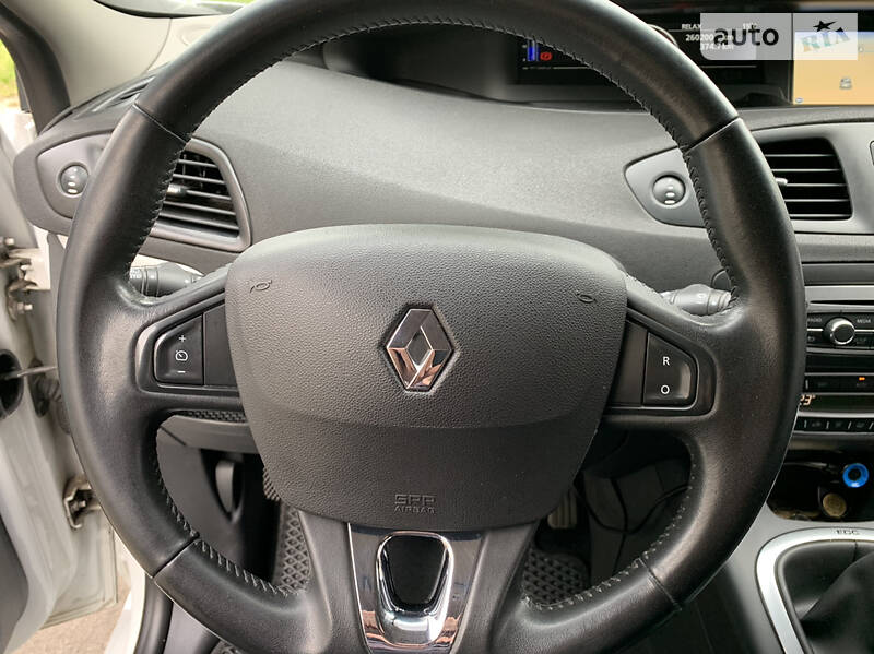 Мінівен Renault Grand Scenic 2014 в Києві фото 5 Мінівен Renault Grand Scenic 2014 в Києві