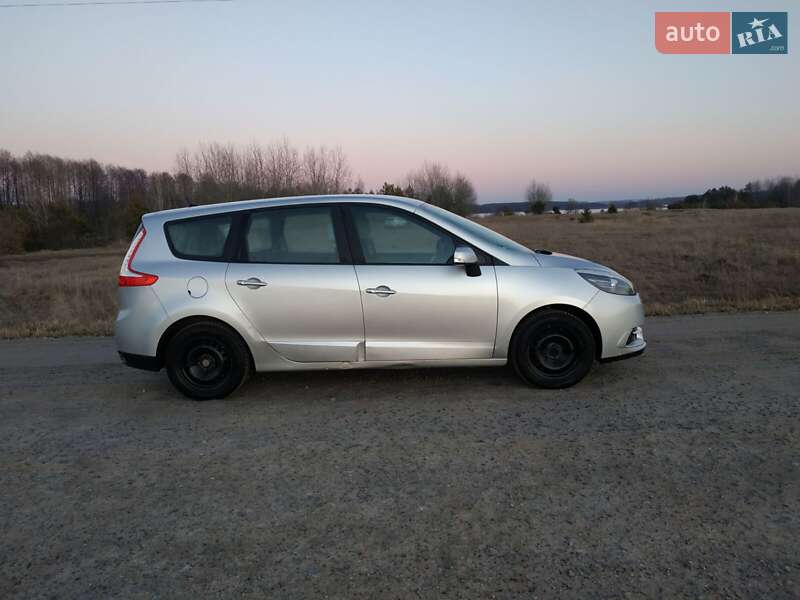 Renault Grand Scenic 2015