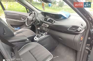 Минивэн Renault Grand Scenic 2012 в 
