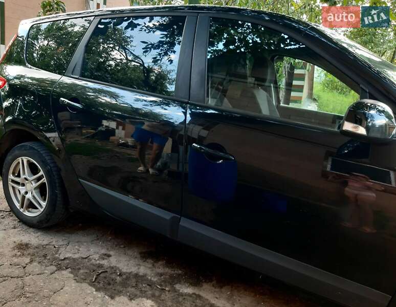Мінівен Renault Grand Scenic 2010 в Ватутіному фото 6 Мінівен Renault Grand Scenic 2010 в Ватутіному