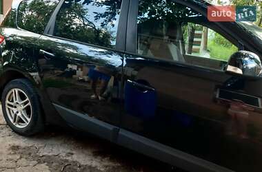 Минивэн Renault Grand Scenic 2010 в 