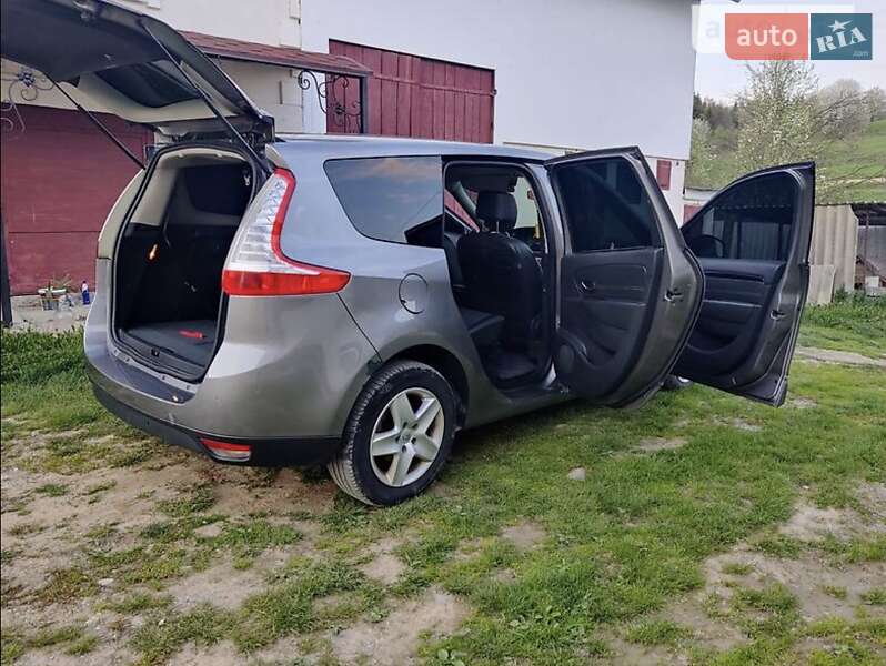 Мінівен Renault Grand Scenic 2015 в Надвірній