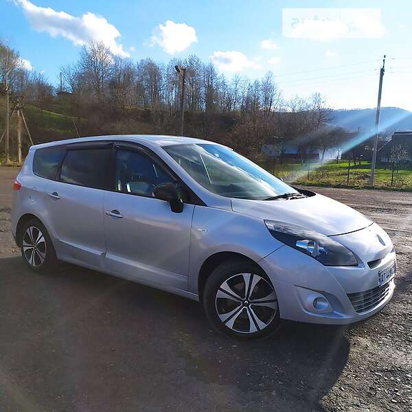 Renault Grand Scenic 2011
